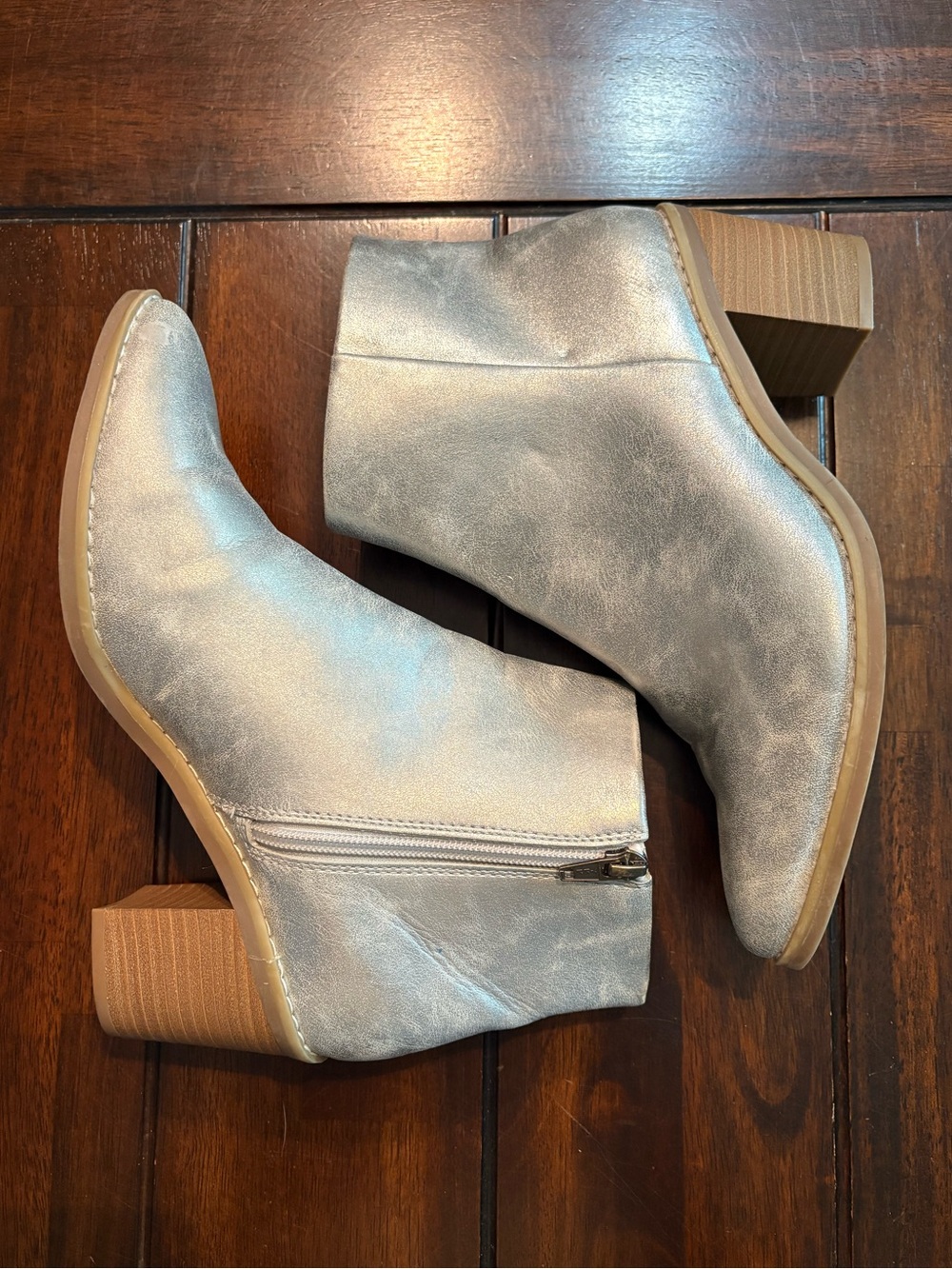 Metallic Silver Women's Ankle Boots - Side-Zip Chelsea Booties Size 8